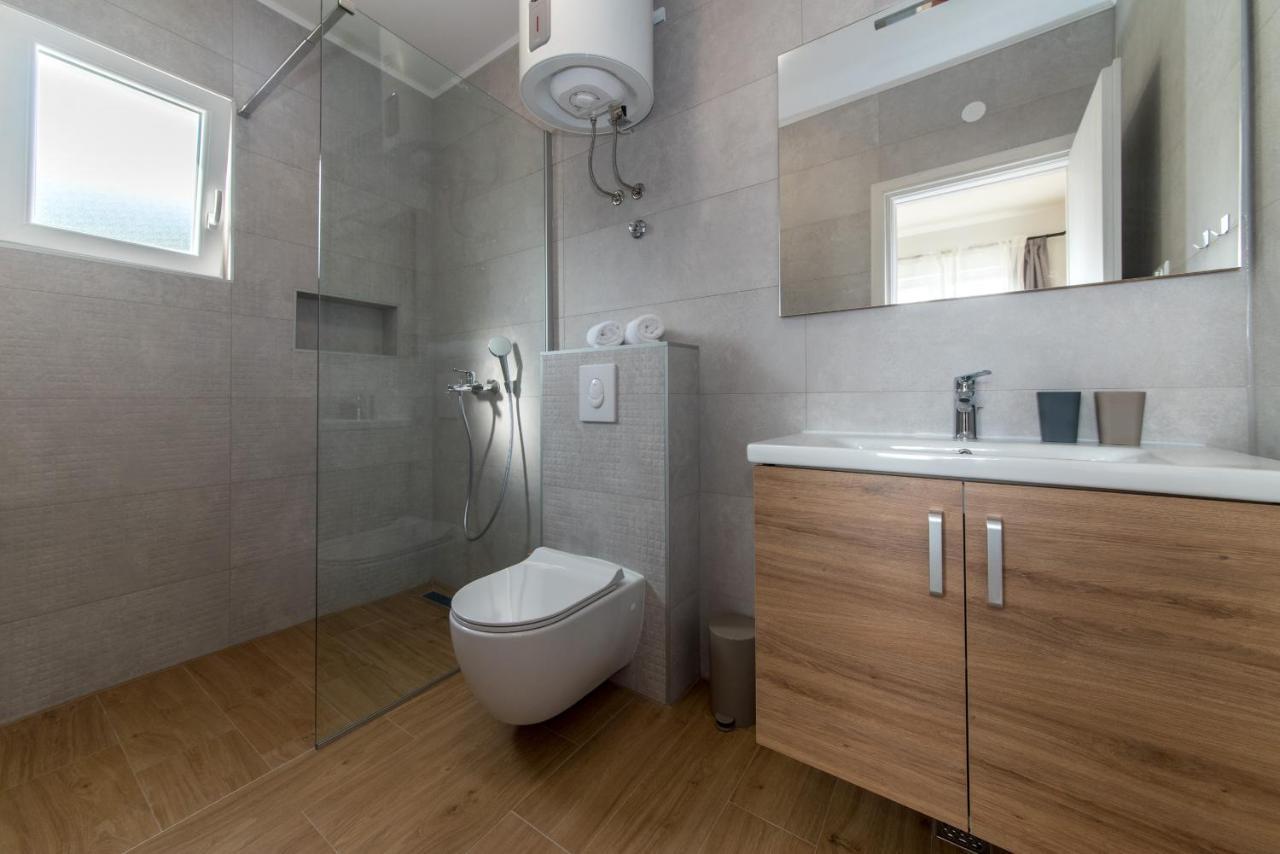 Apartment Mare Krvavica Buitenkant foto