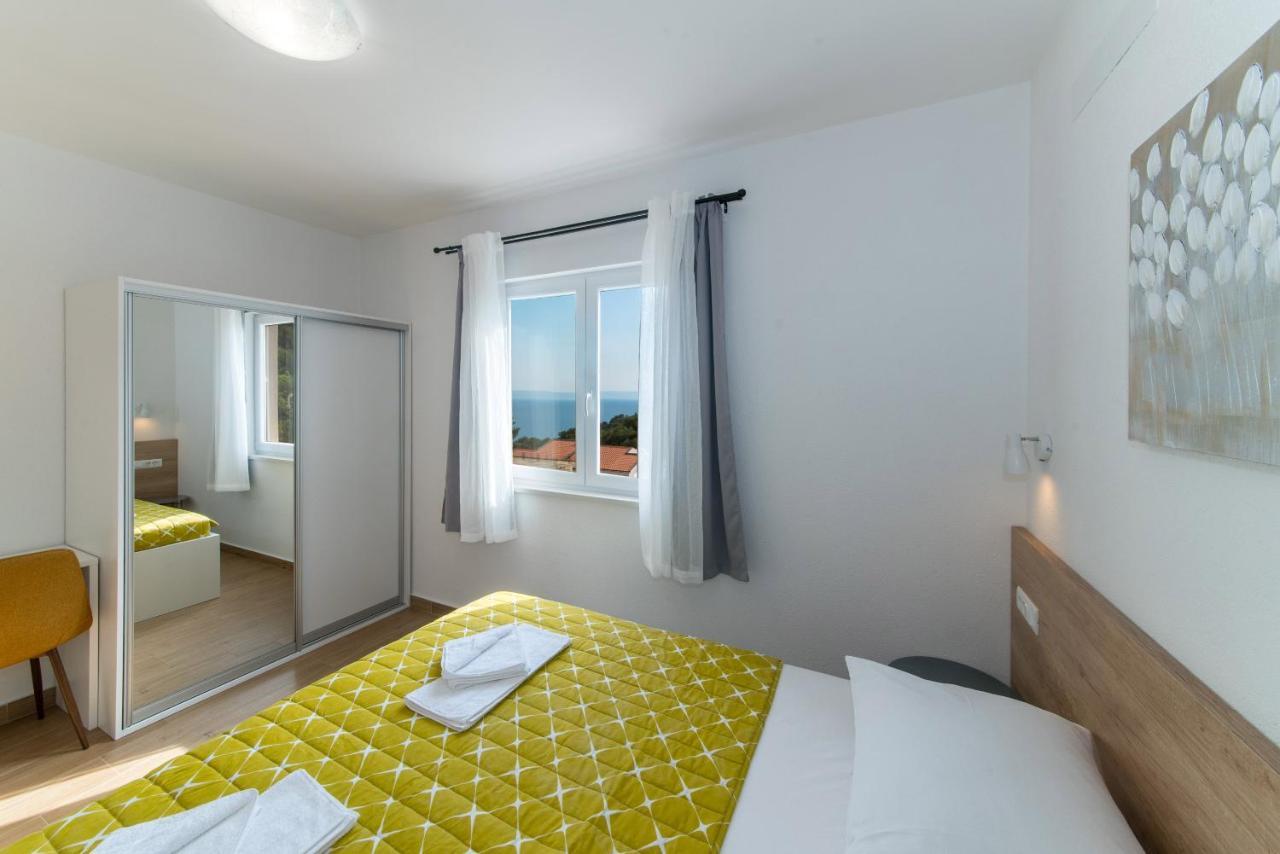 Apartment Mare Krvavica Buitenkant foto