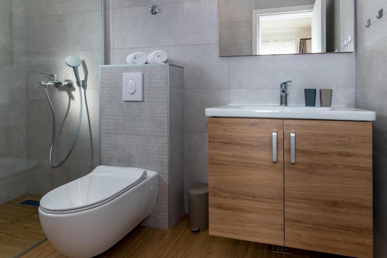 Apartment Mare Krvavica Buitenkant foto